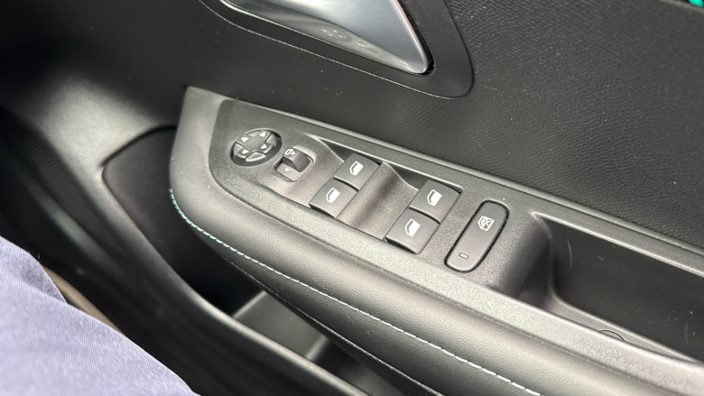 Peugeot 208 1.2 PureTech 100 Allure Premium + 5dr Petrol Hatchback